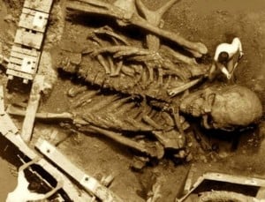 giant-skeleton-found-india-1930s